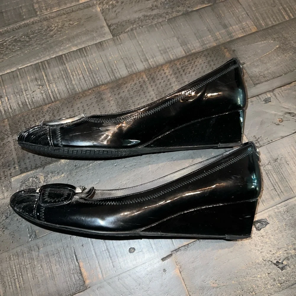 Stuart Weitzman Black Patent Leather Buckle Wedge Pumps‎ Made in Spain Size 8 - Picture 6 of 7